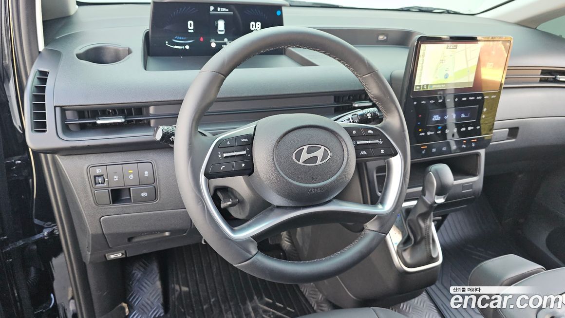 Hyundai Staria 2025