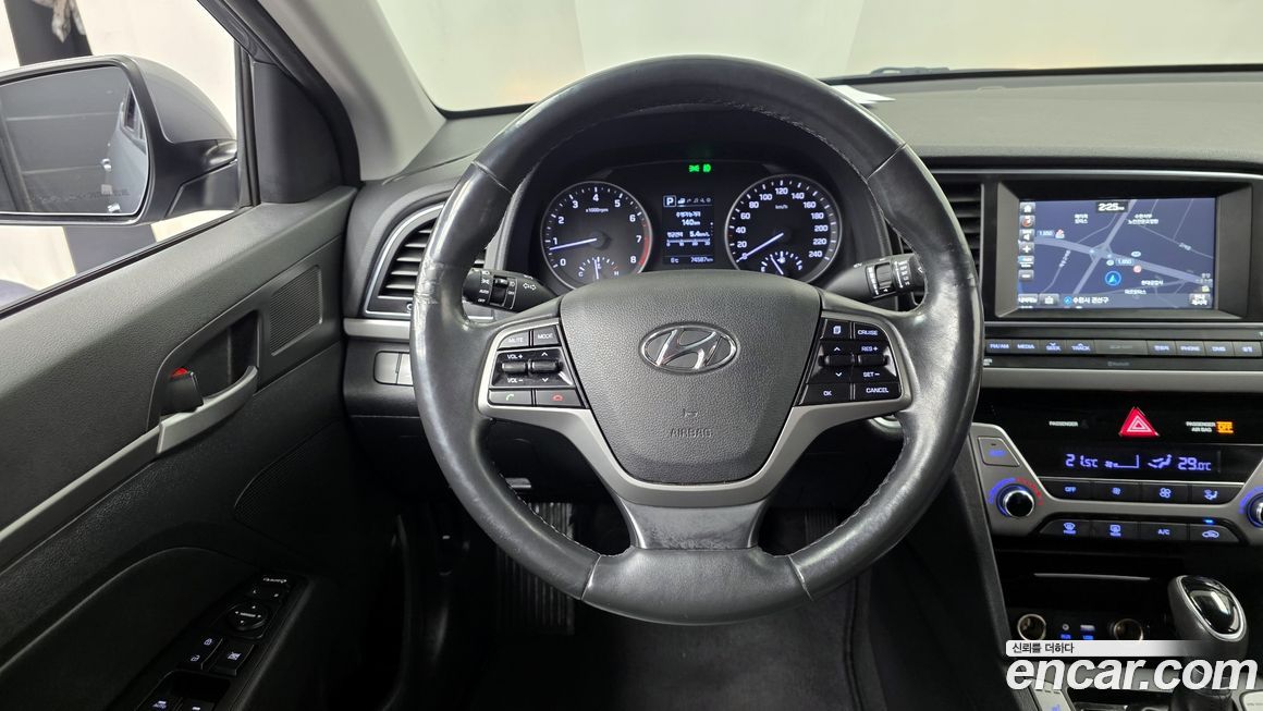 Hyundai AVANTE 2016