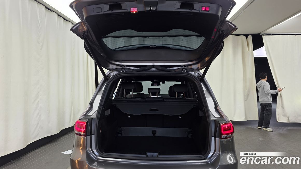 Mercedes-Benz GLB-Class 2021