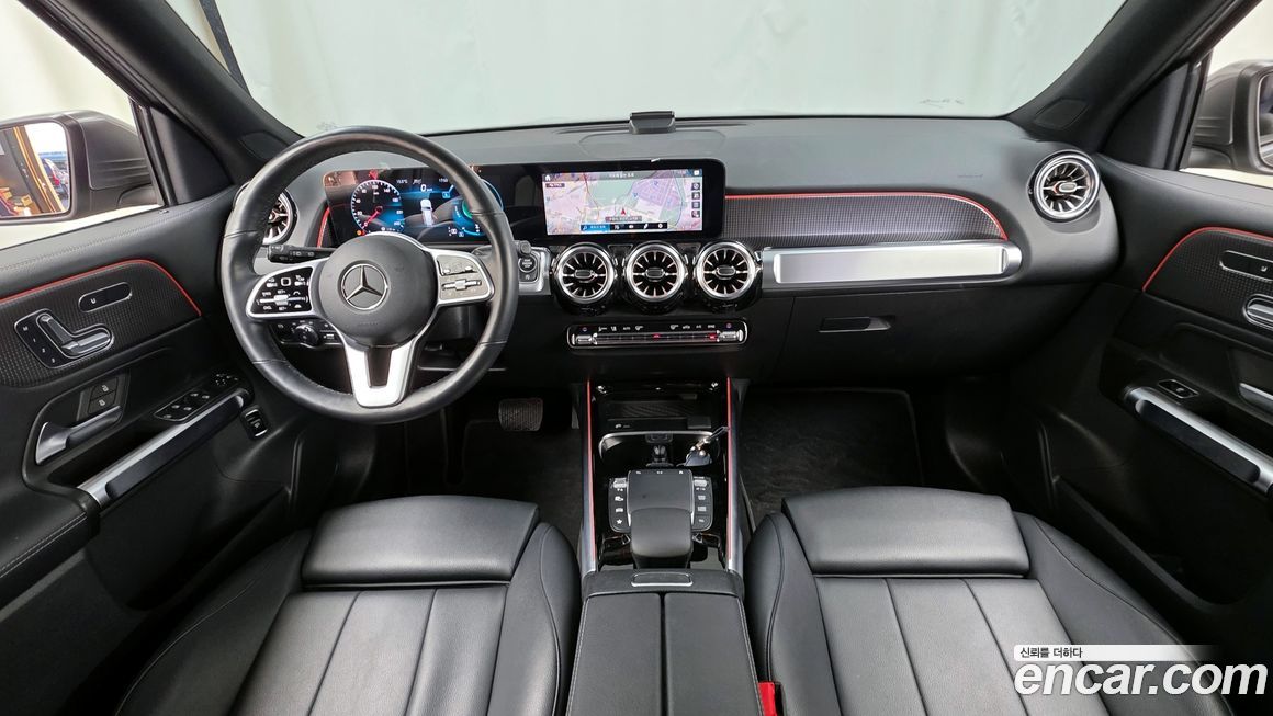 Mercedes-Benz GLB-Class 2021