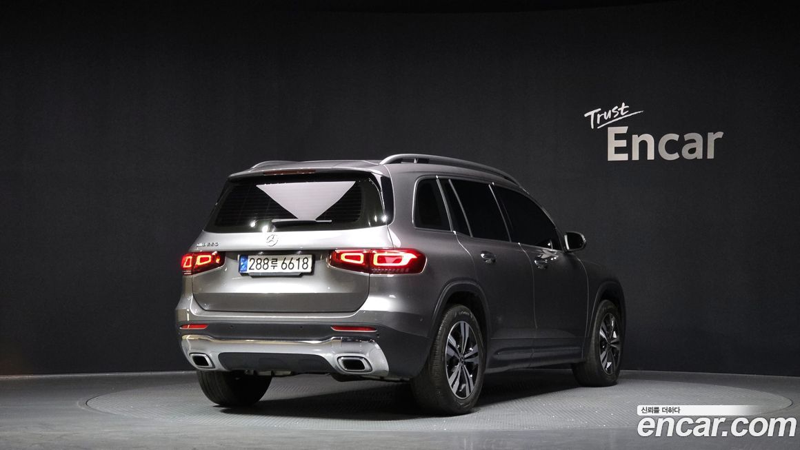 Mercedes-Benz GLB-Class 2021