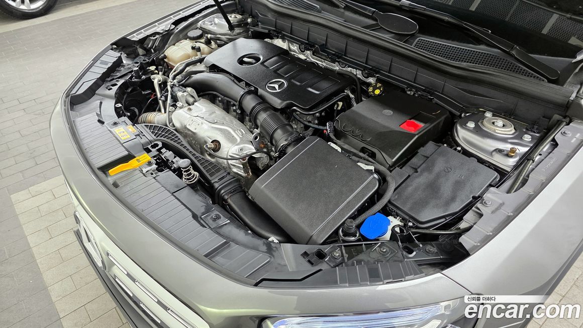 Mercedes-Benz GLB-Class 2021