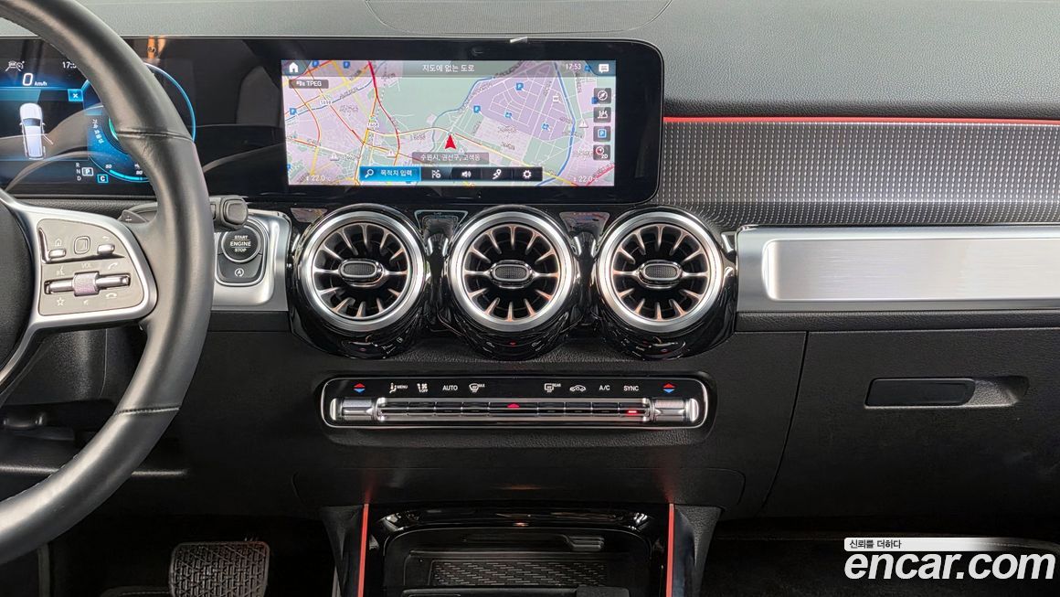 Mercedes-Benz GLB-Class 2021