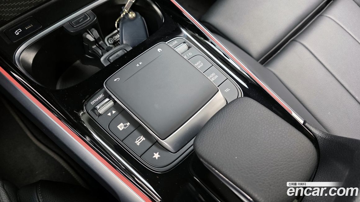 Mercedes-Benz GLB-Class 2021