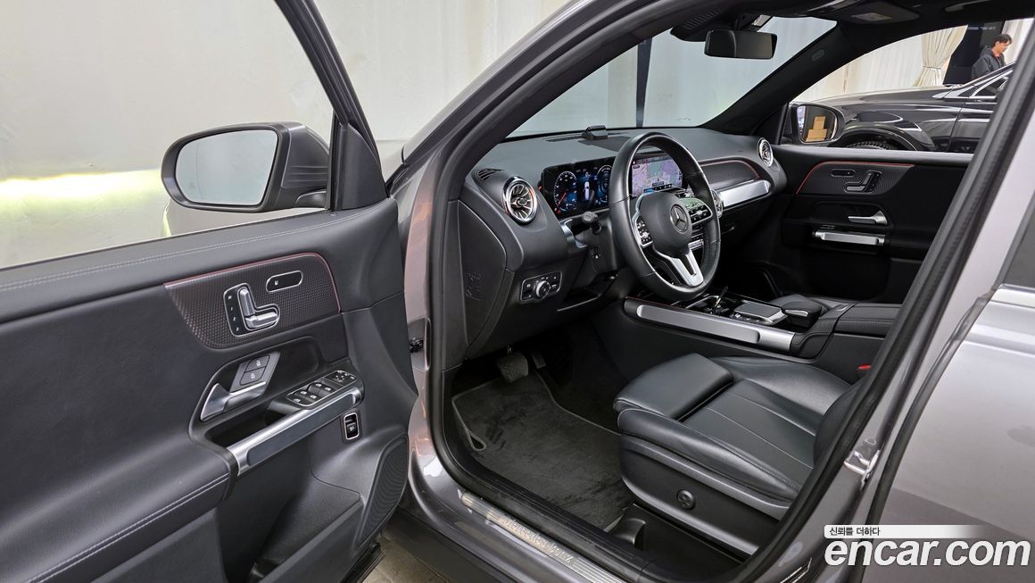 Mercedes-Benz GLB-Class 2021