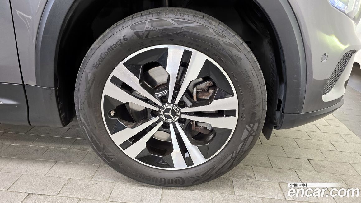 Mercedes-Benz GLB-Class 2021