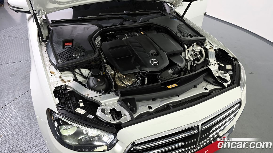 Mercedes-Benz E-Class 2021