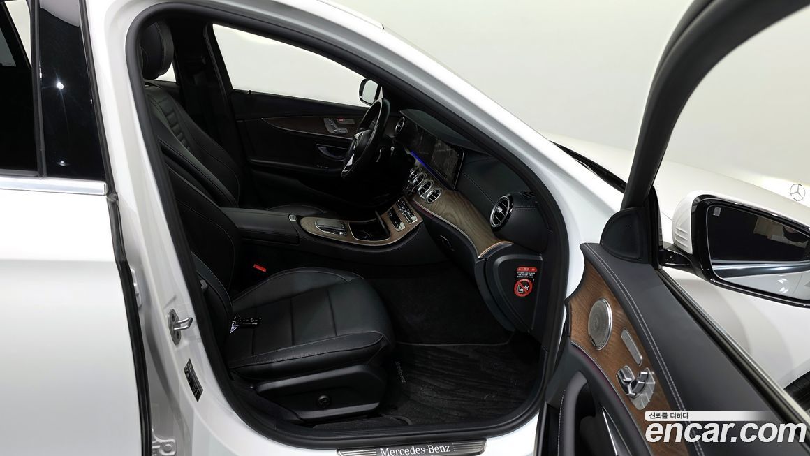 Mercedes-Benz E-Class 2021