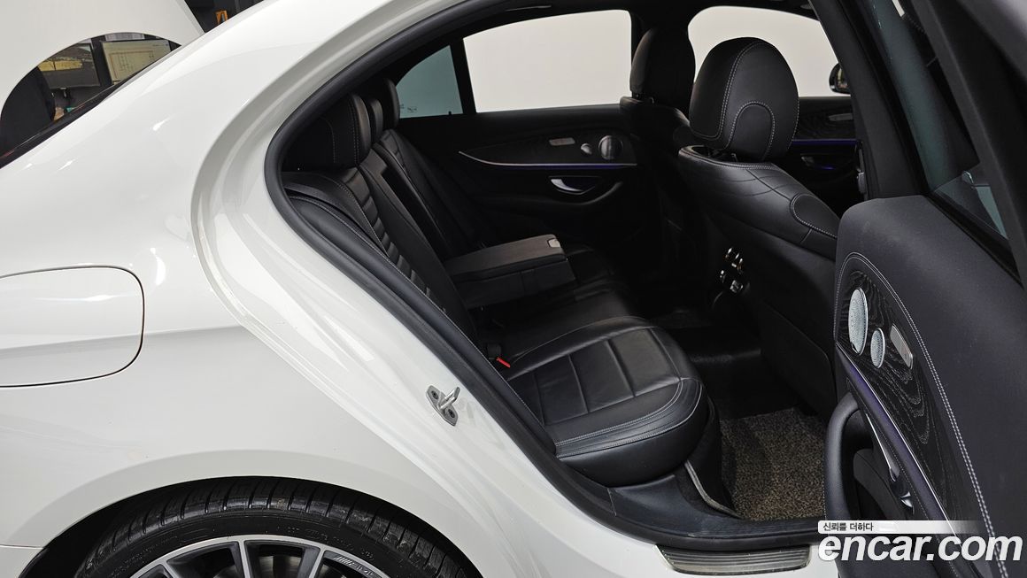 Mercedes-Benz E-Class 2021