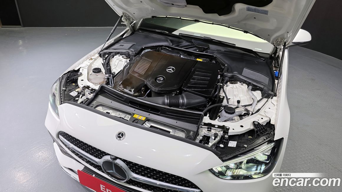 Mercedes-Benz C-Class 2022