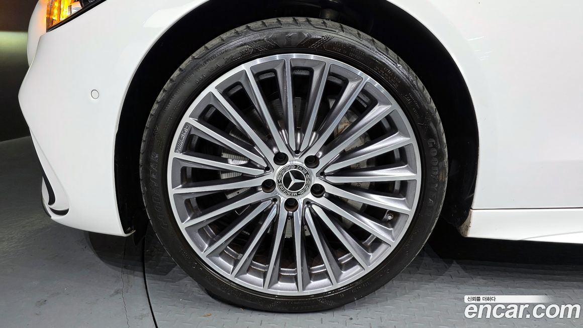 Mercedes-Benz C-Class 2022