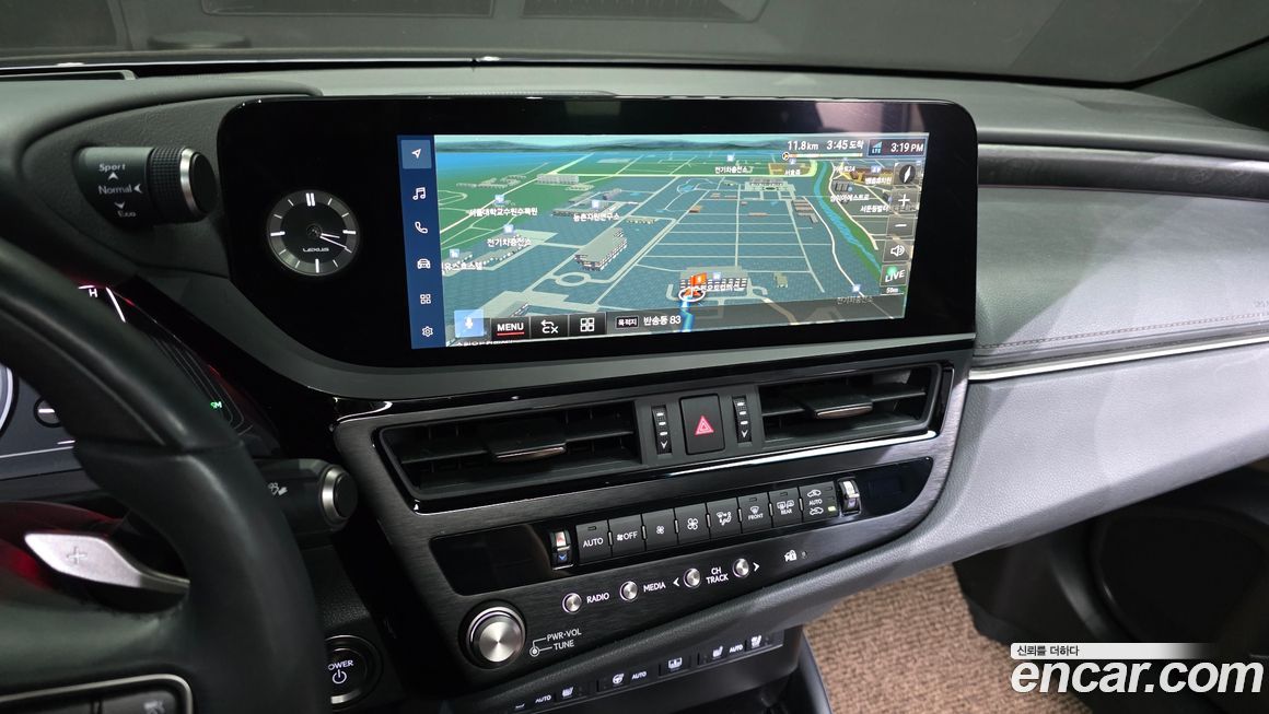 Lexus ES 2023