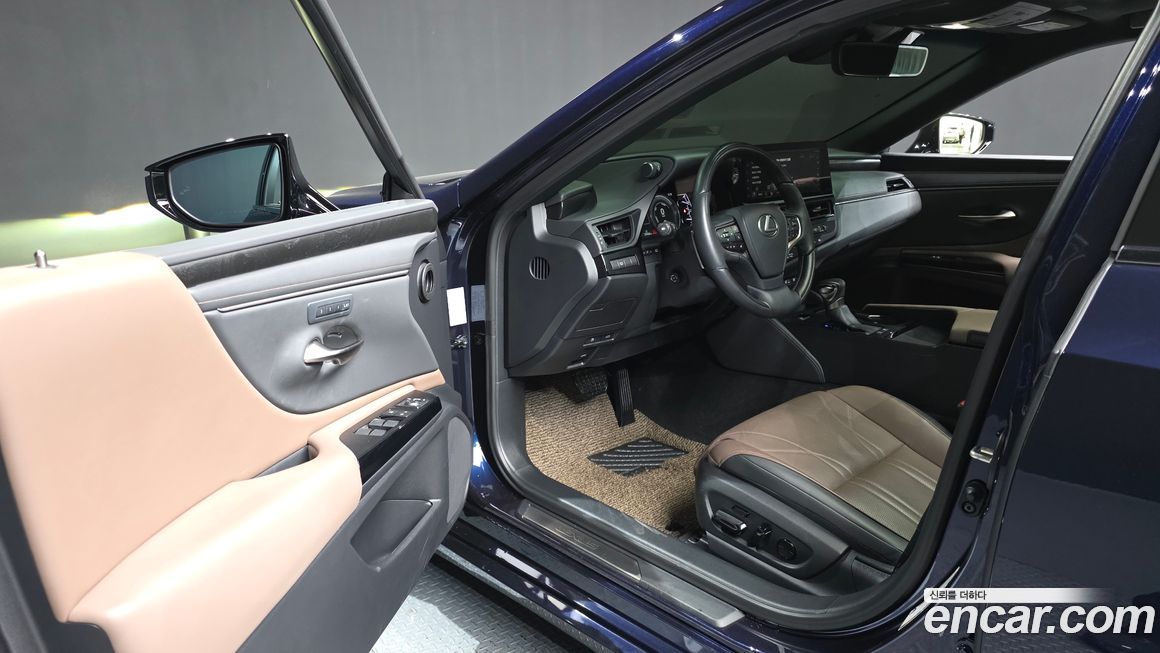 Lexus ES 2023