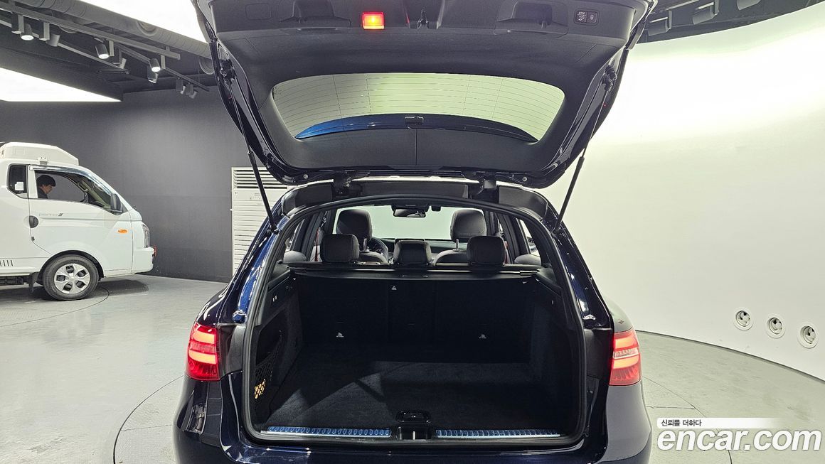 Mercedes-Benz GLC-Class 2019