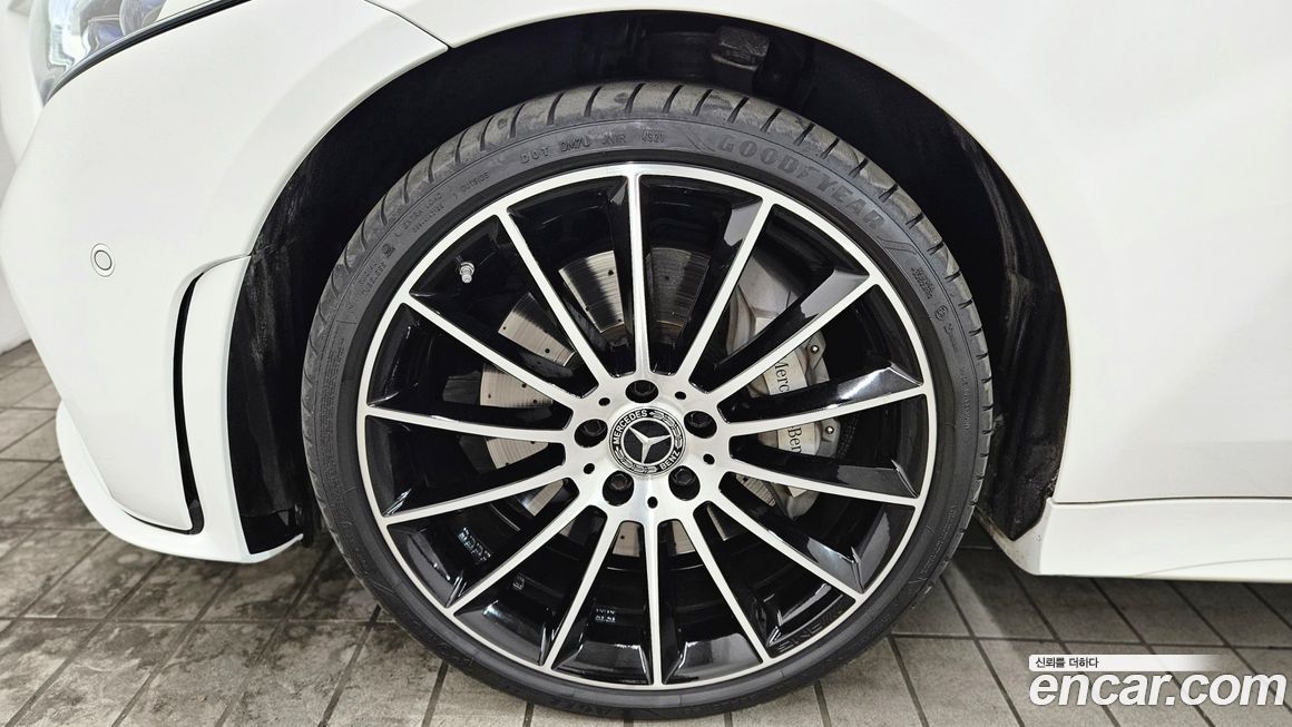 Mercedes-Benz CLS-Class 2021