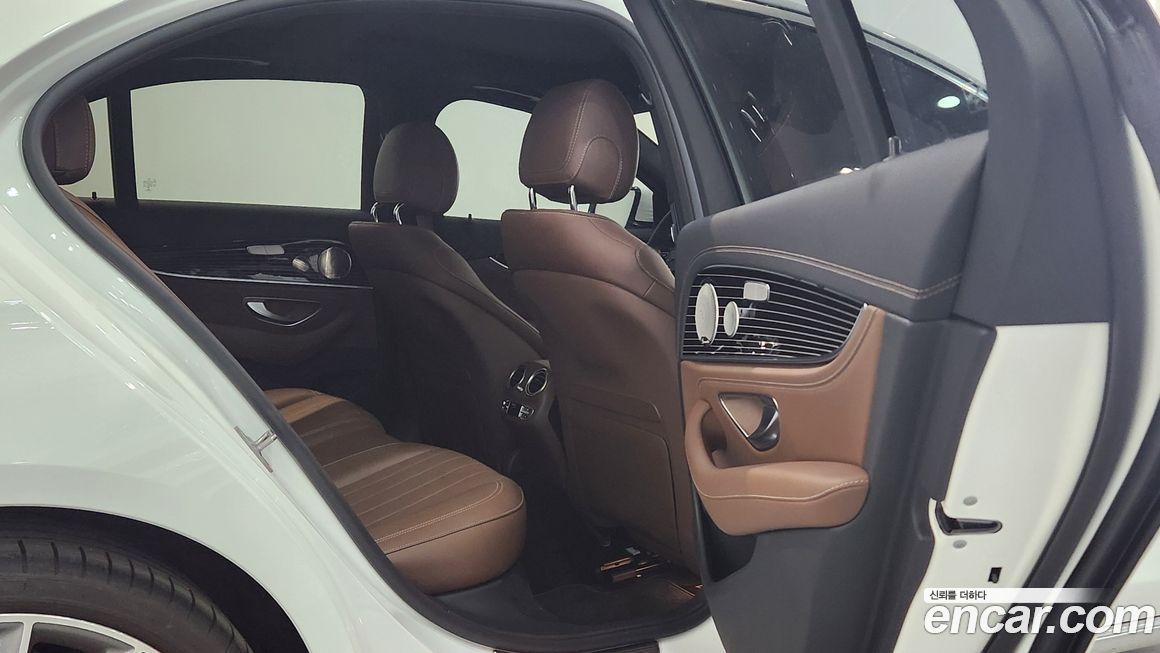 Mercedes-Benz E-Class 2021