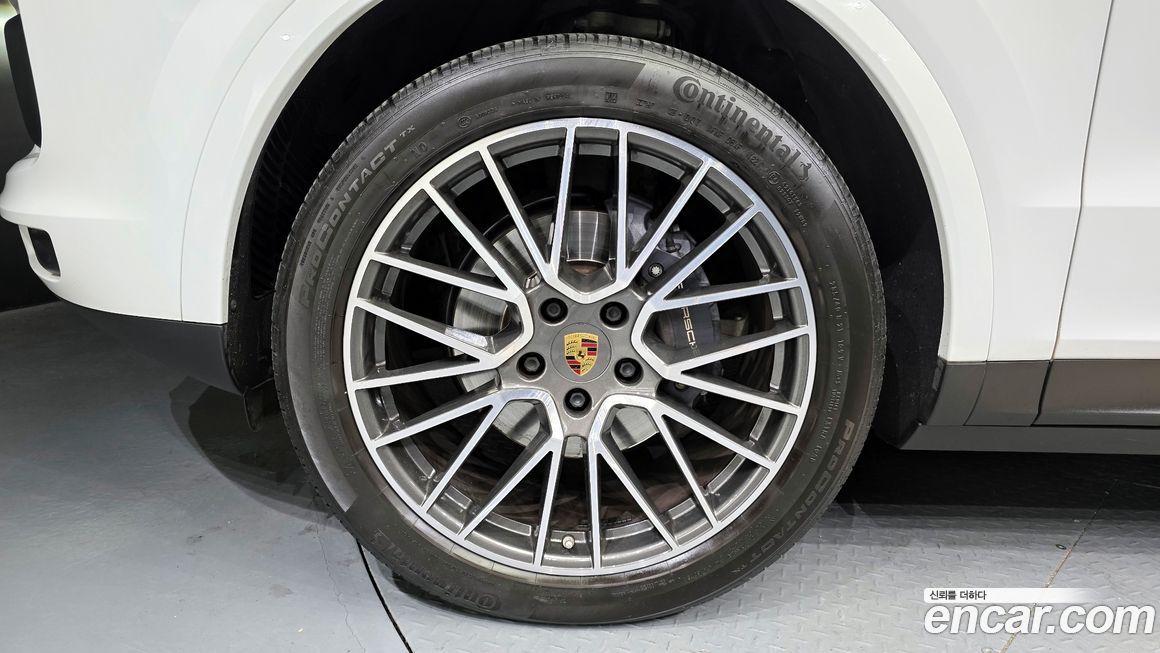 Porsche Cayenne 2021