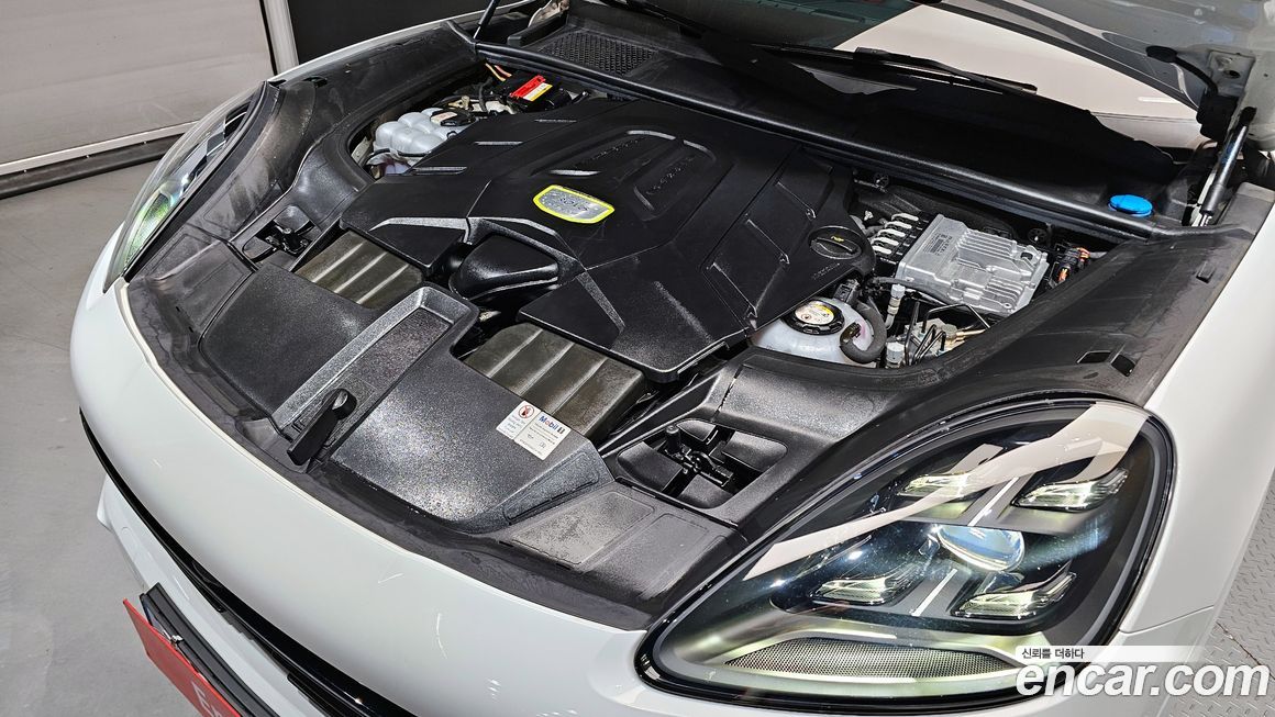 Porsche Cayenne 2021