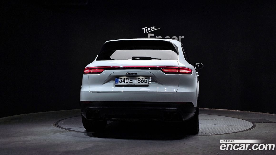 Porsche Cayenne 2021