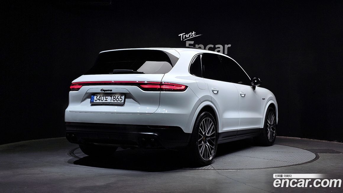 Porsche Cayenne 2021