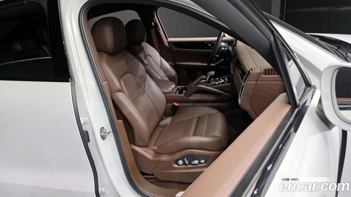 Porsche Cayenne 2021