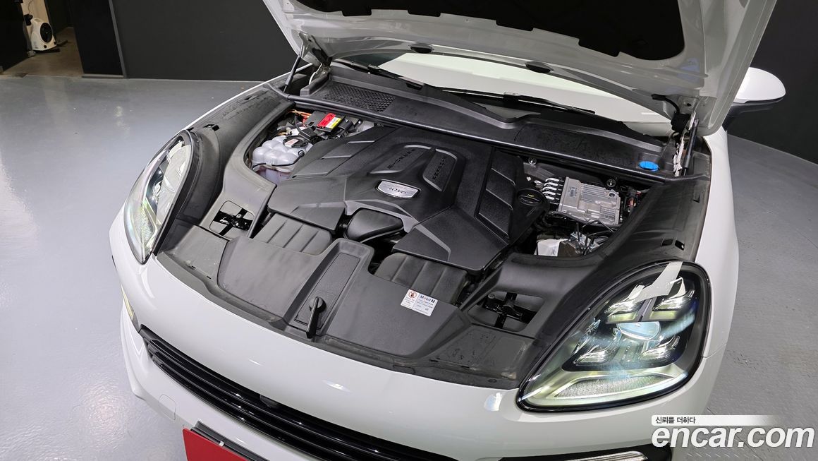 Porsche Cayenne 2021