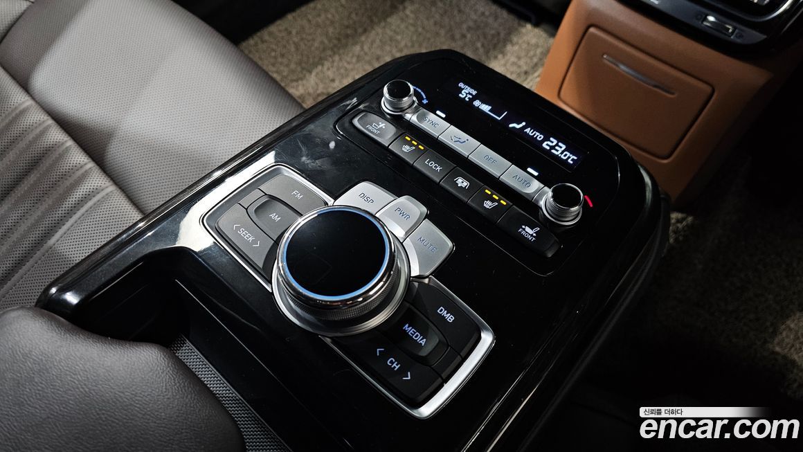 Genesis G90 2021