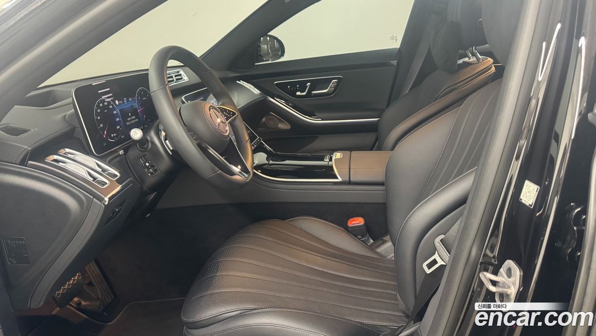 Mercedes-Benz S-Class 2025