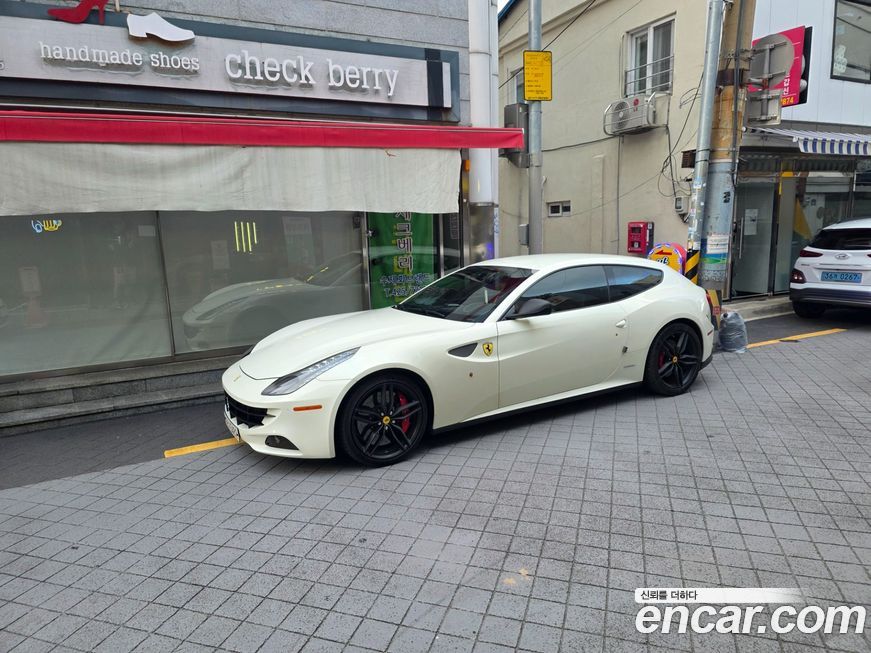 Ferrari FF 2012