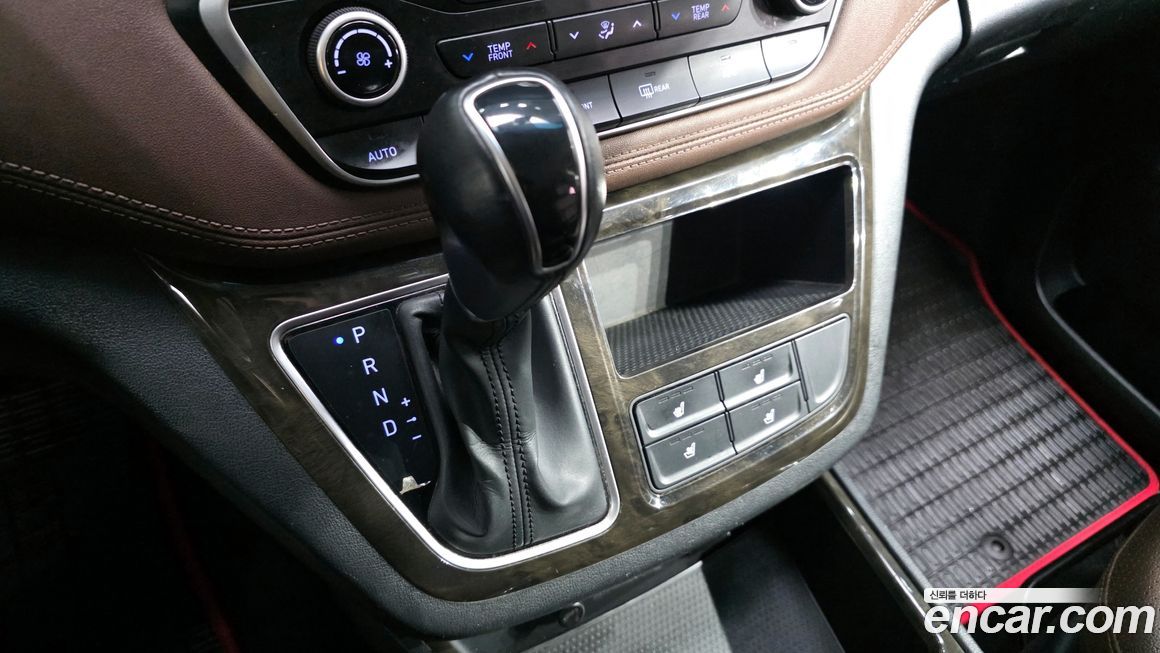 Hyundai Starex 2019