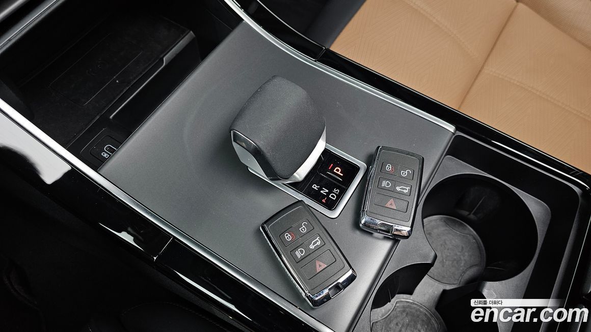 Land Rover Range Rover Velar 2025