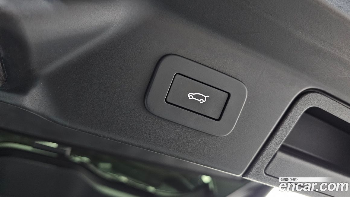 Land Rover Range Rover Velar 2025