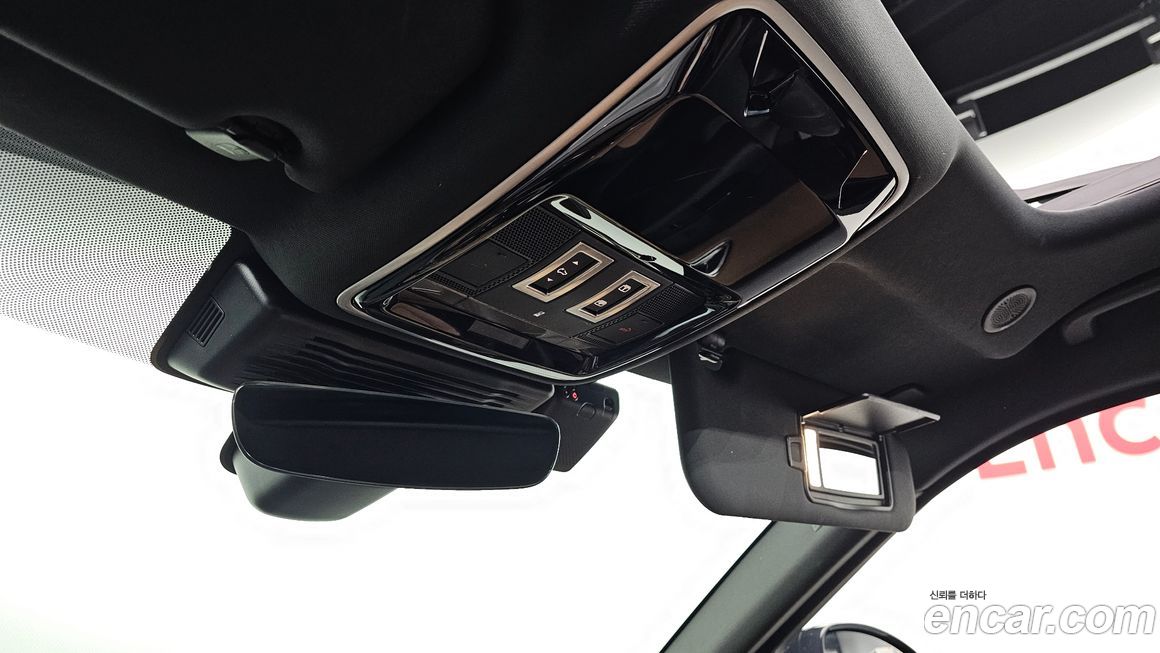 Land Rover Range Rover Velar 2025