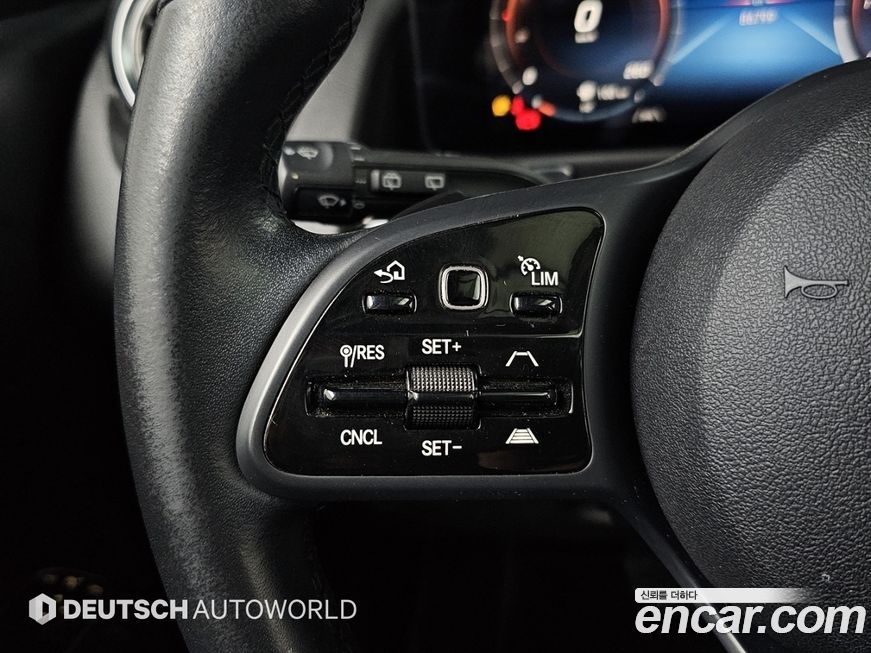 Mercedes-Benz GLB-Class 2021