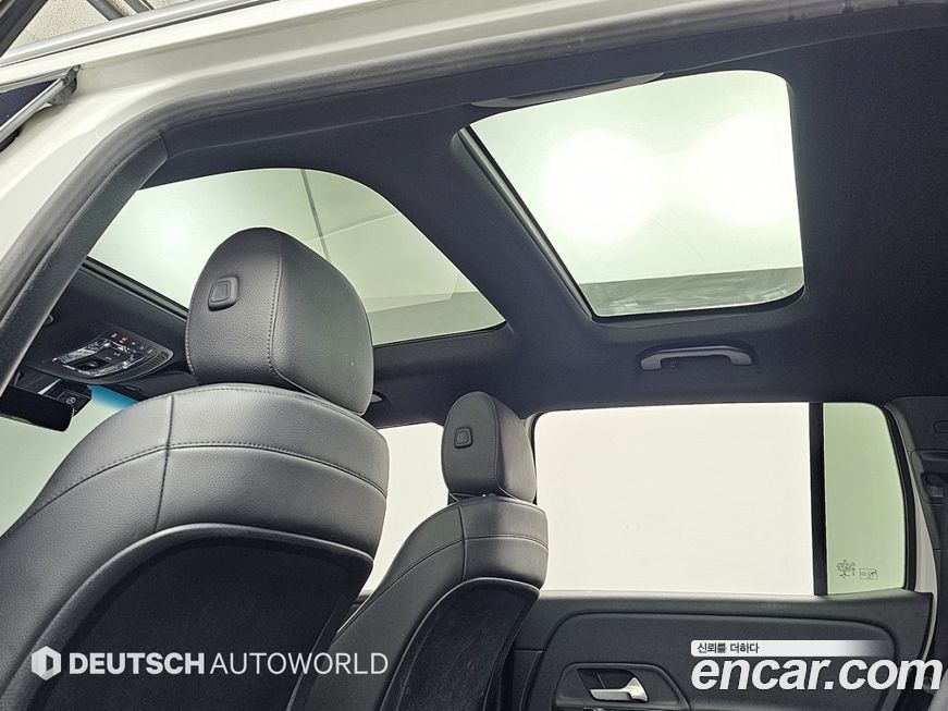 Mercedes-Benz GLB-Class 2021