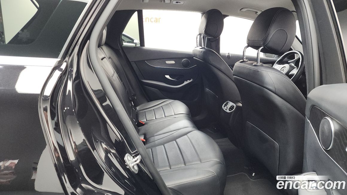 Mercedes-Benz GLC-Class 2019