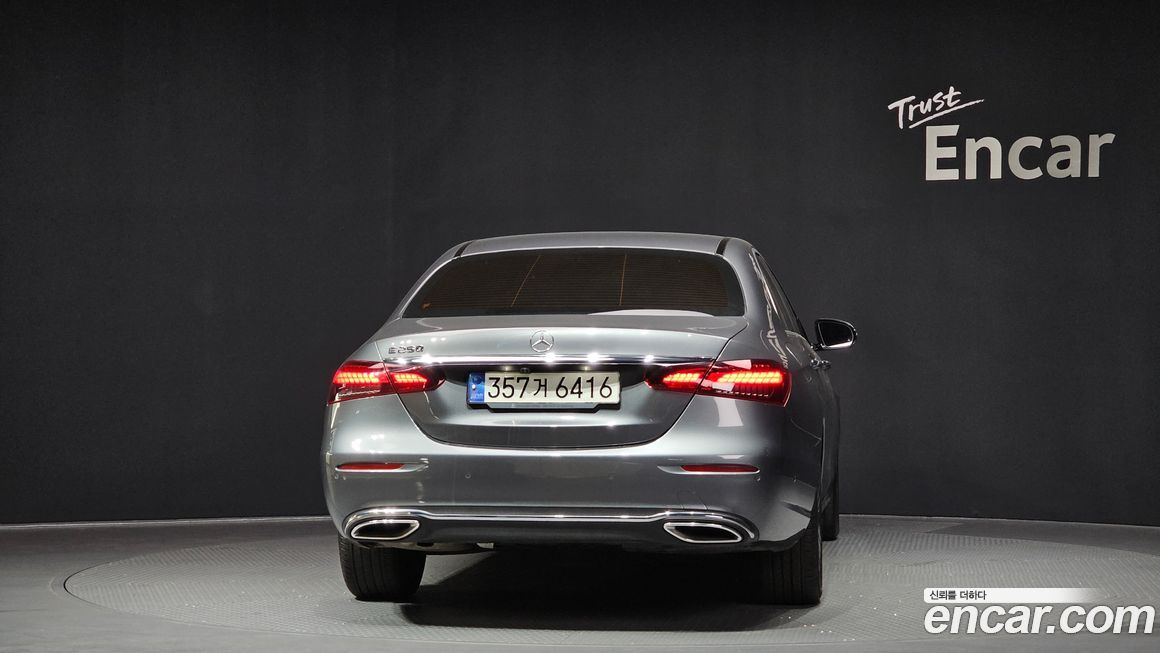 Mercedes-Benz E-Class 2021