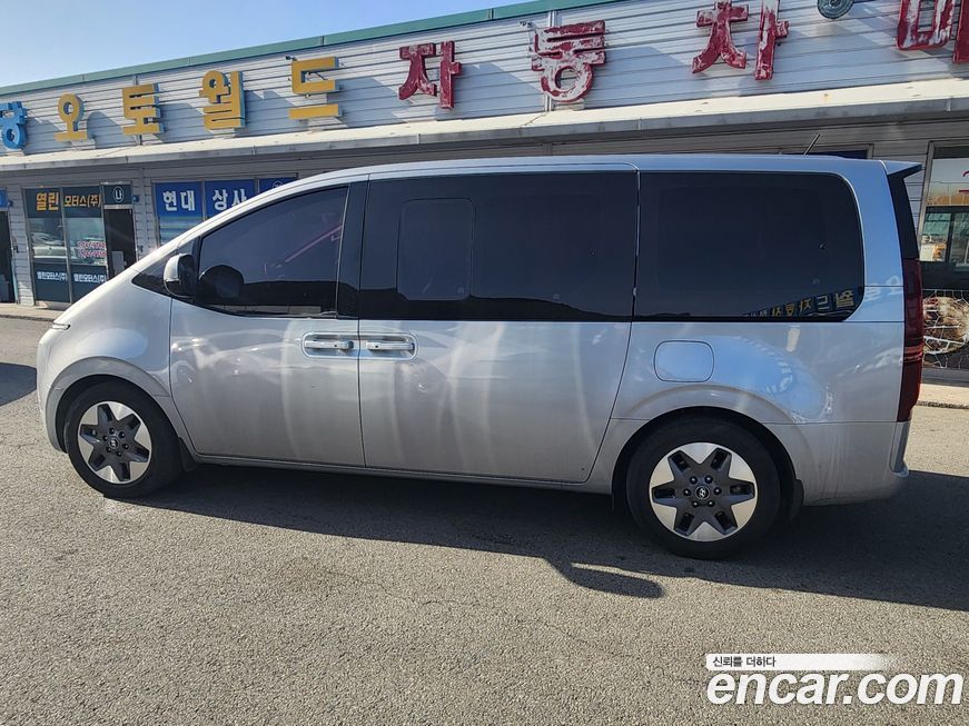 Hyundai Staria 2022