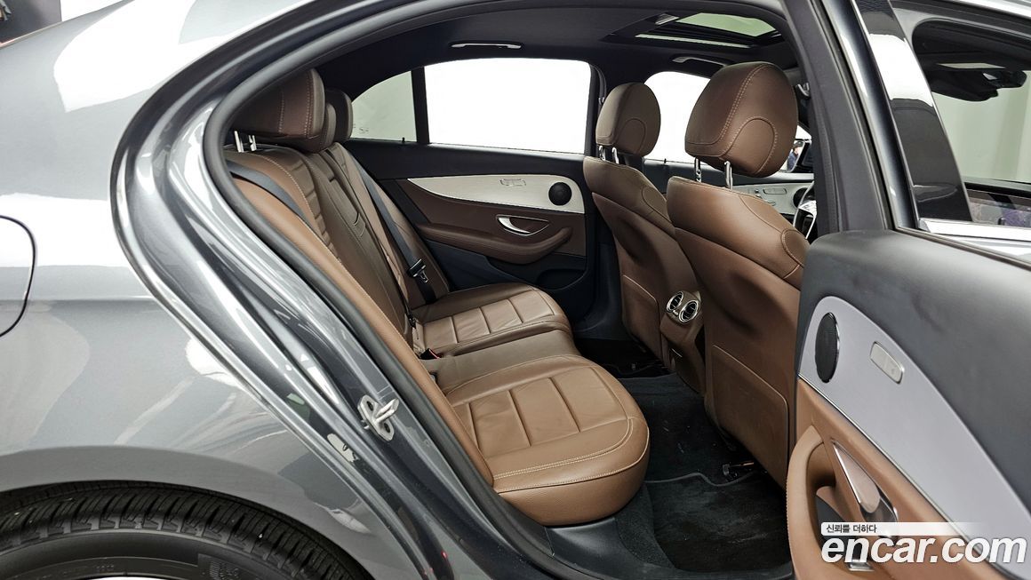 Mercedes-Benz E-Class 2021