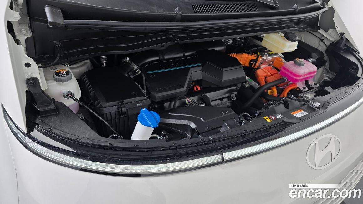 Hyundai Staria 2025