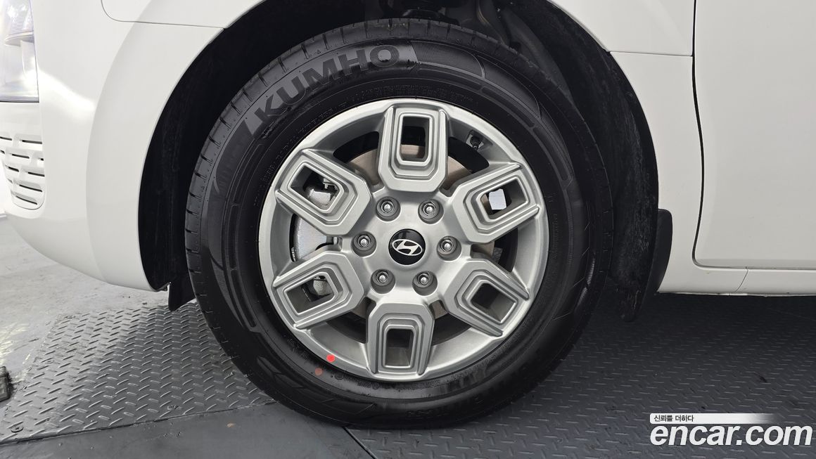 Hyundai Staria 2025