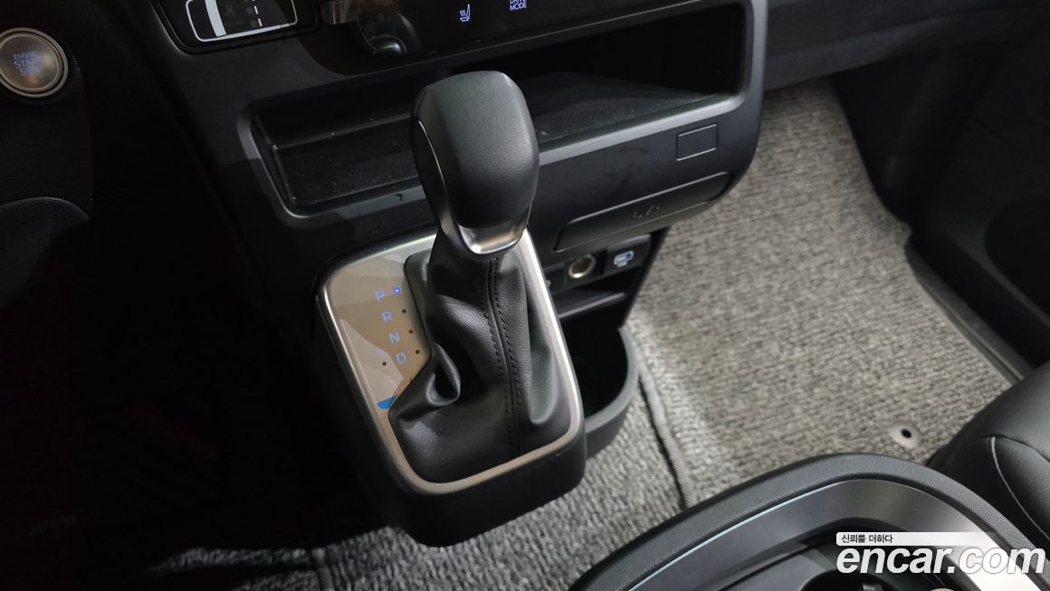 Hyundai Staria 2025
