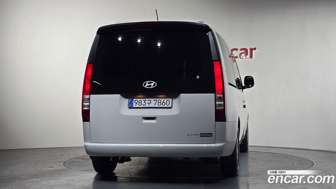 Hyundai Staria 2025