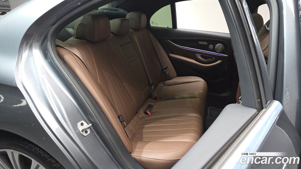 Mercedes-Benz E-Class 2021