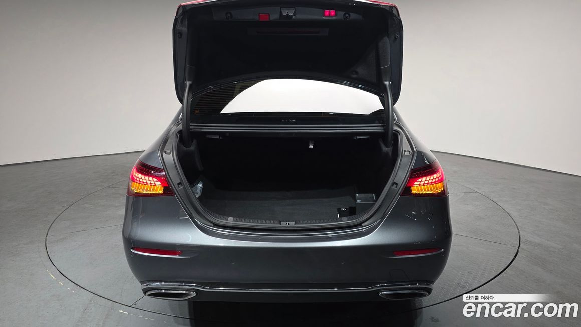 Mercedes-Benz E-Class 2021