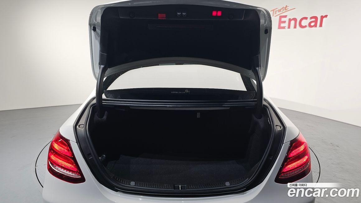 Mercedes-Benz E-Class 2020