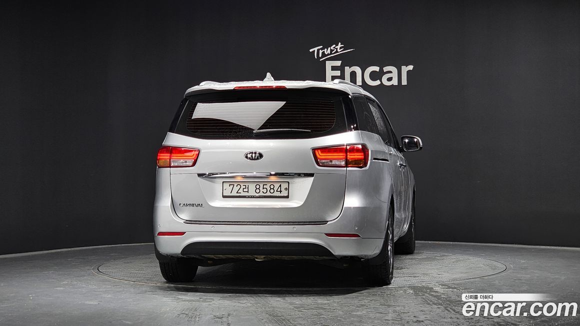 Kia Canival 2016