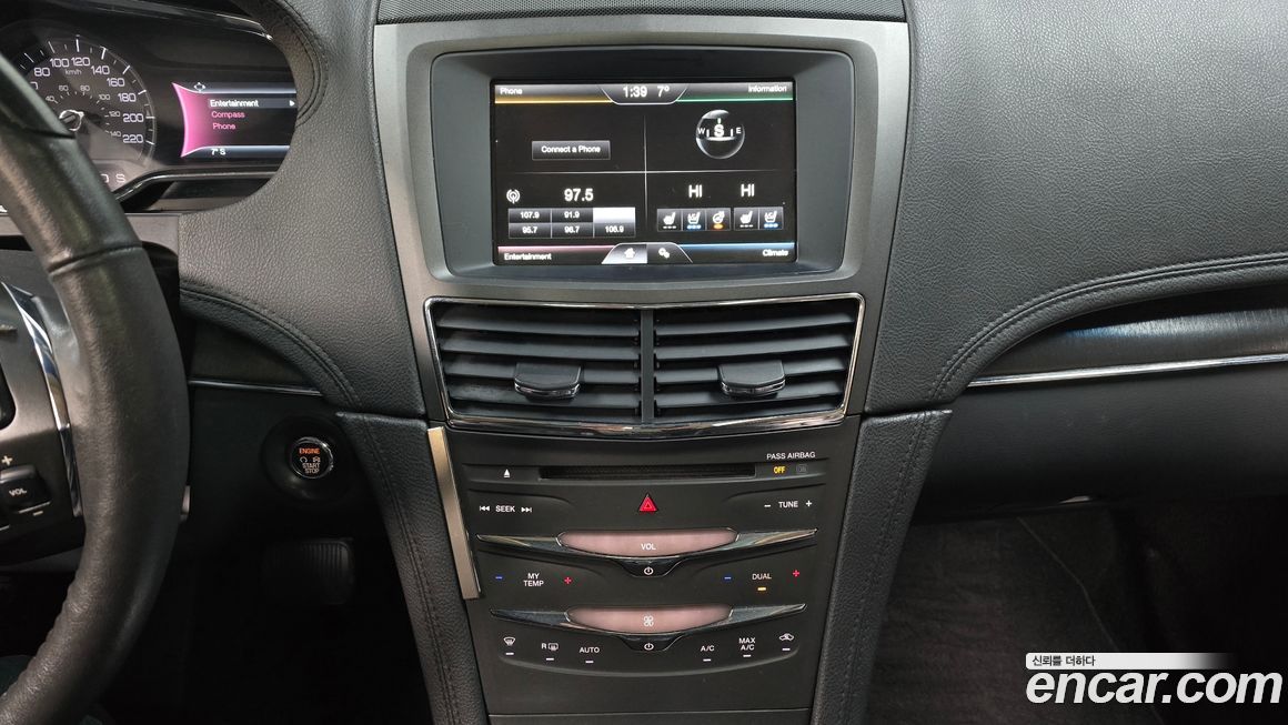 Lincoln MKT 2014