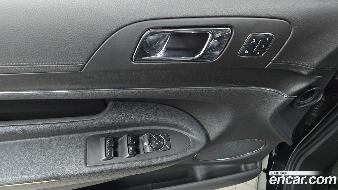 Lincoln MKT 2014