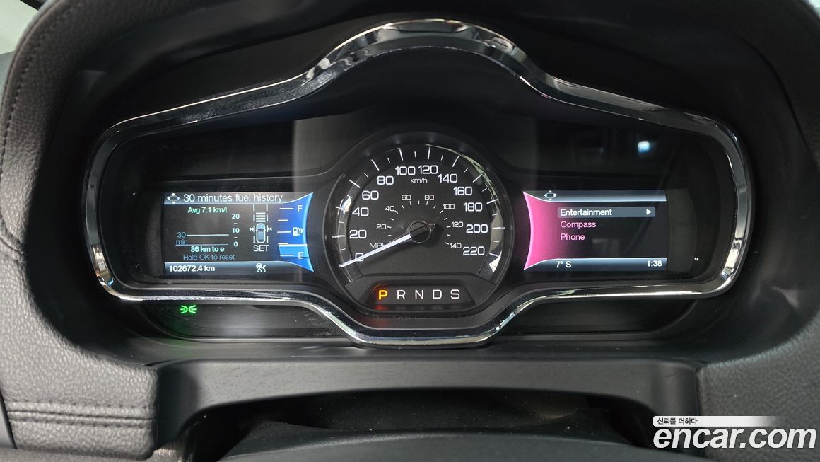 Lincoln MKT 2014